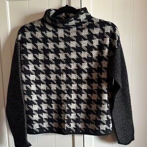 Ann Taylor Black and Gray Houndstooth Turtleneck Sweater